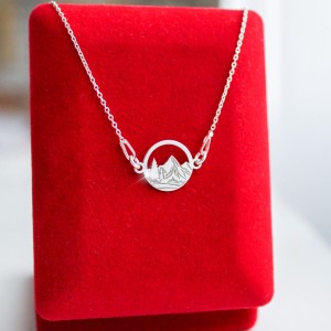 Srebrny Naszyjnik z Górami Grawer