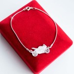 Srebrna Bransoletka z Motocyklem na Łańcuszku