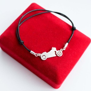 Srebrna Bransoletka z Motocyklem Chopper na Sznurku