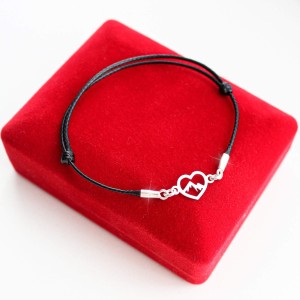 Srebrna Bransoletka Serce z Górami na Sznurku