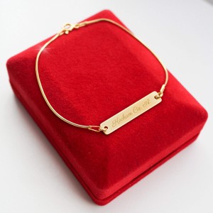 Złota Bransoletka z Poprzeczną Blaszką Grawer