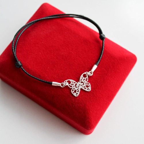 srebrna bransoletka z ażurowym motylem na sznurku 925