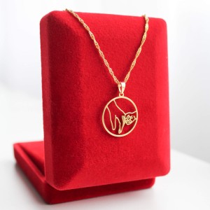 Złoty Naszyjnik Dłonie dla Mamy