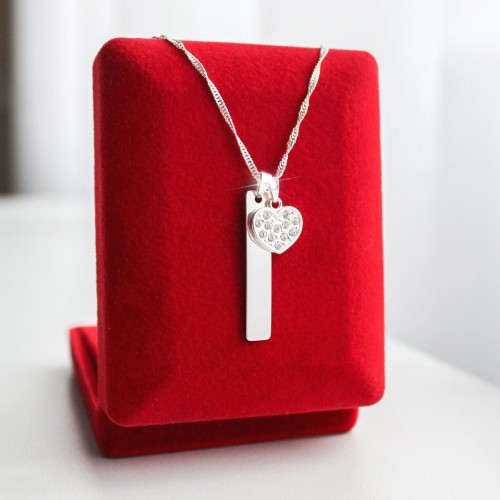 Srebrny Naszyjnik z Podłużną Blaszką i Zawieszką Serce Grawer