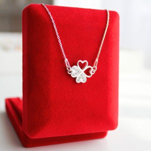 Srebrny Naszyjnik z Koniczynką